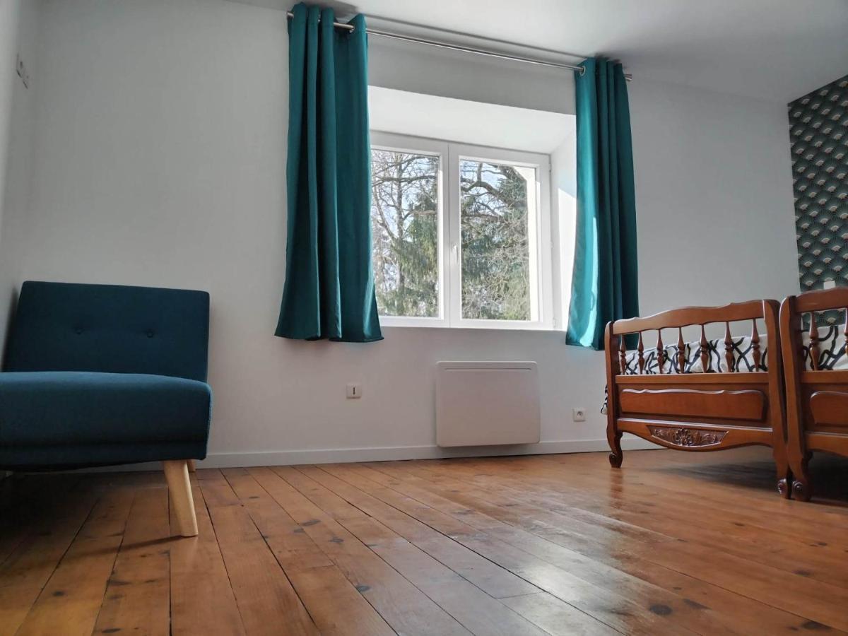 Вілла Le Logis Du Bourgneuf Charmante Petite Maison Le Bourgneuf-la-Foret Екстер'єр фото